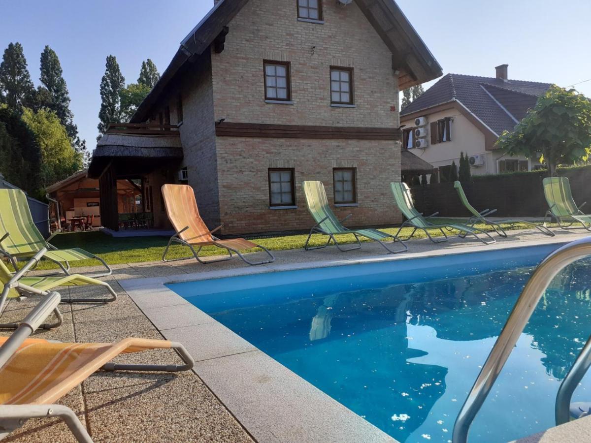 Lisztes Apartman Zamardi Luaran gambar